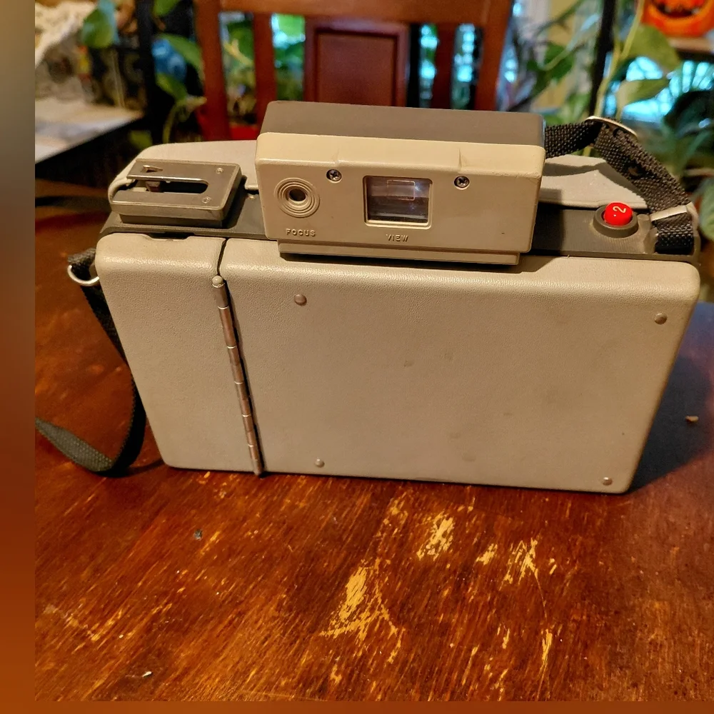 Vintage Polaroid 420 Automatic Land Camera